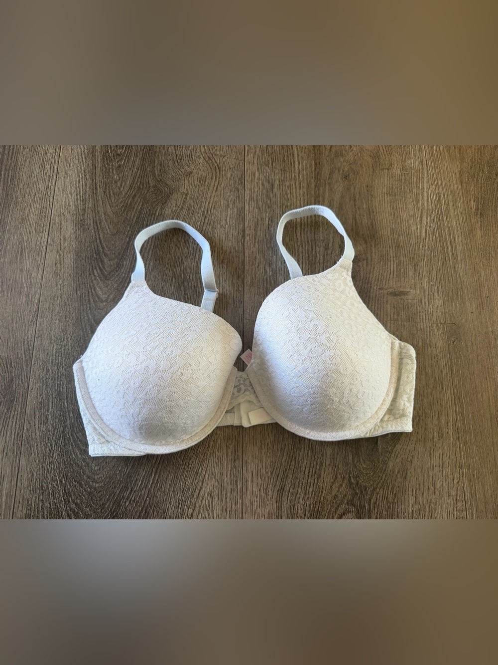 PINK Victoria's Secret White Lace T-Shirt Bra